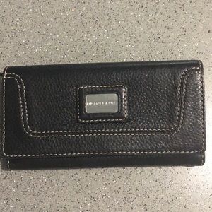Michael Kora wallet